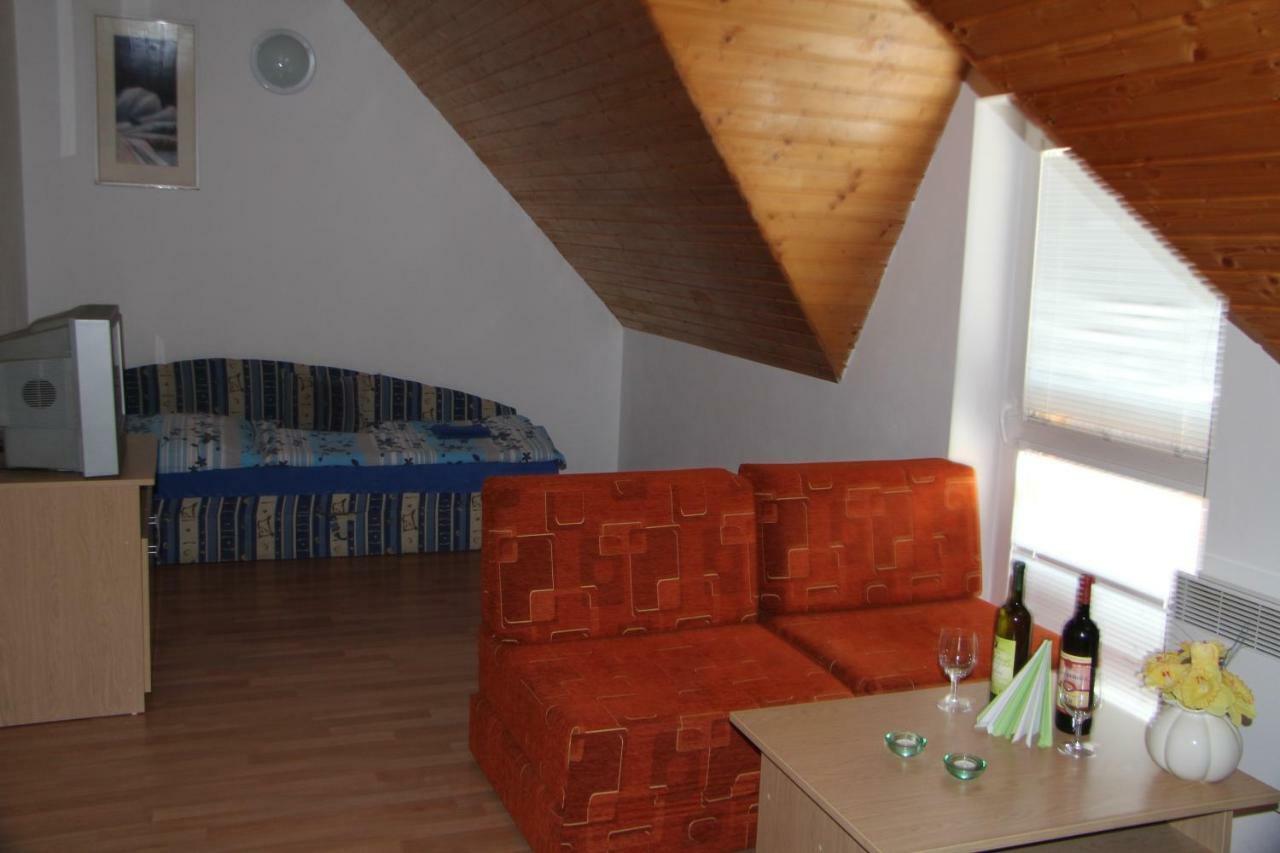 Penzion Brejk Liptovske Sliace Εξωτερικό φωτογραφία
